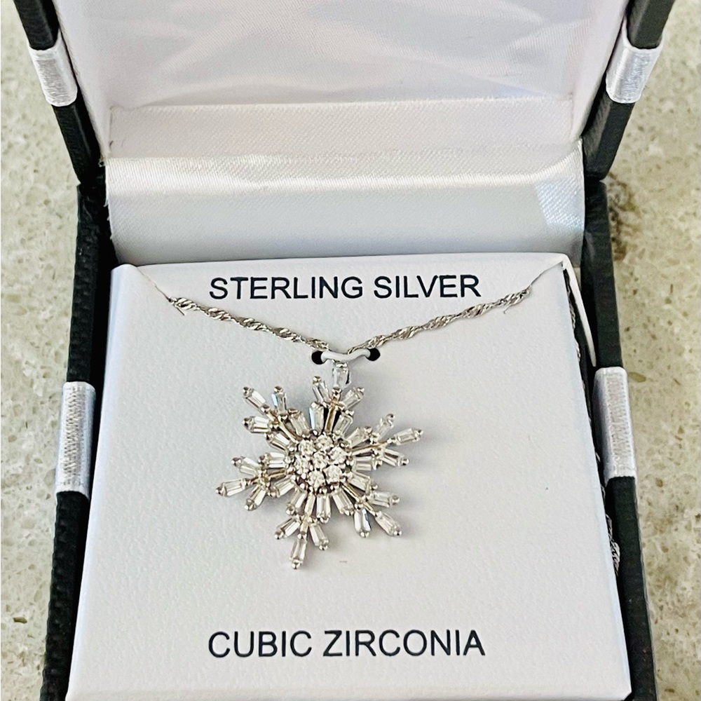 Sterling Silver Diamonart Snowflake Pendant w/18" Chain